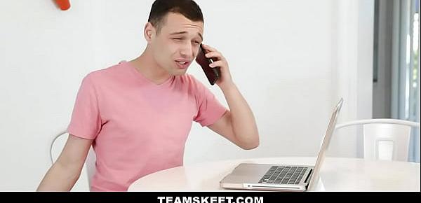 trendsBabysitter Caught Rubbing One Out For A Cam Site